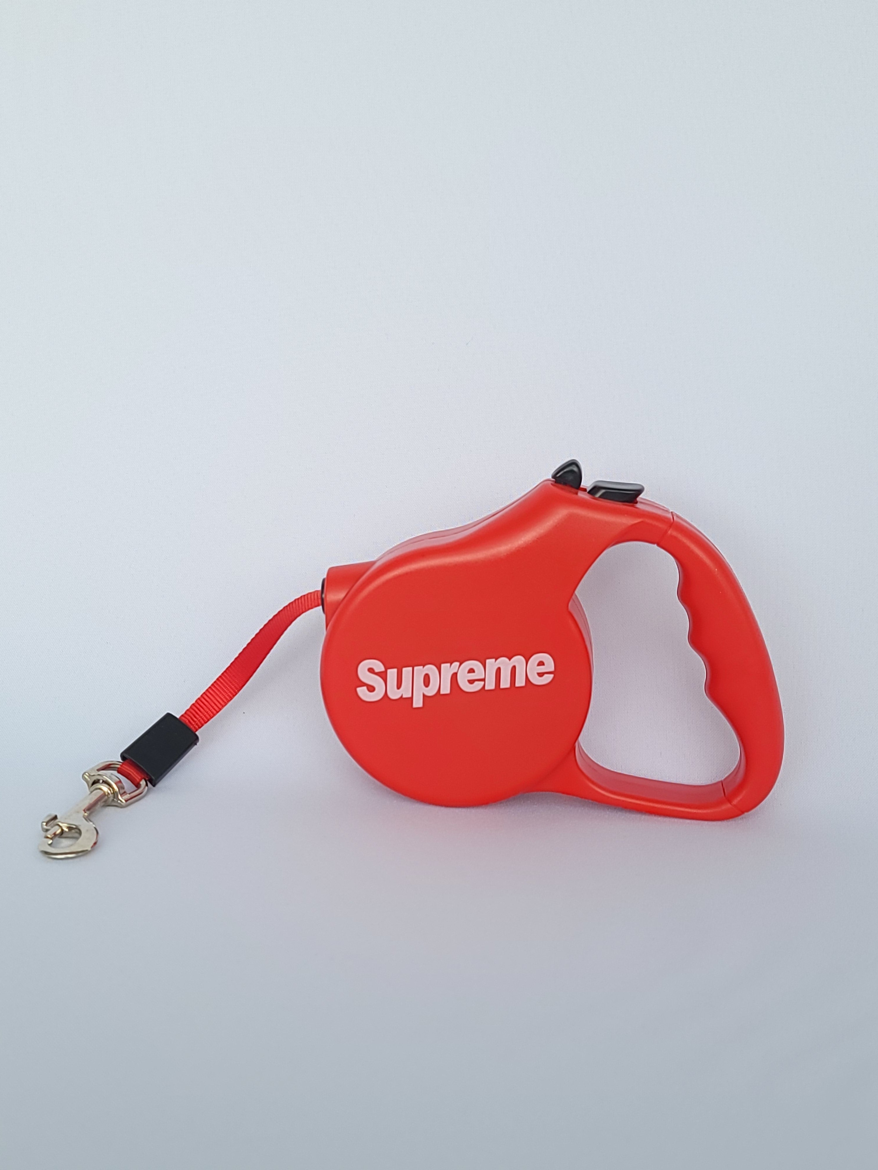 Supreme leash clearance